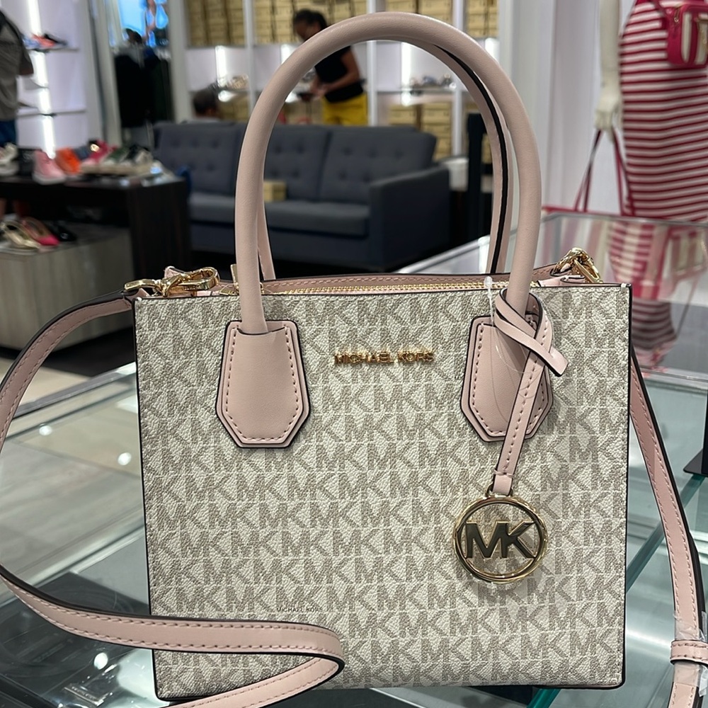 MICHAEL KORS
Mercer Medium Signature Logo Accordion Crossbody Messenger Satchel - Picture 3 of 16